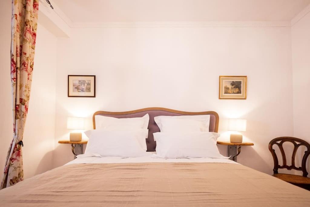 Le "Pied A Terre" - Appartement Plein Centre Avec Parking Prive Bourges Eksteriør bilde